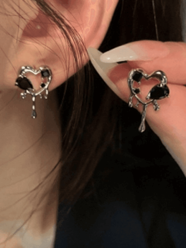 Hollow Out Heart Pattern Earring - AnotherChill